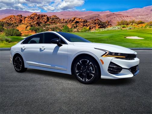 2022 Kia K5 GT-Line