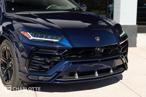 2019 Lamborghini Urus Base