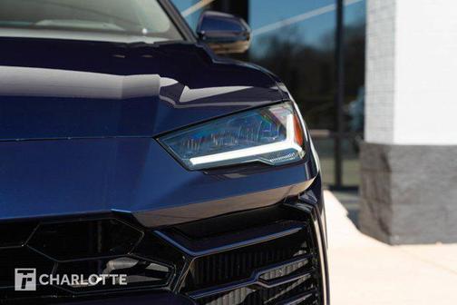 2019 Lamborghini Urus Base