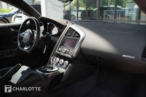 Gray 2010 Audi R8 5.2 quattro