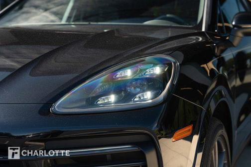2022 Porsche Cayenne S