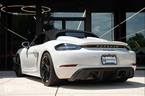 Chalk 2021 Porsche 718 Spyder Roadster