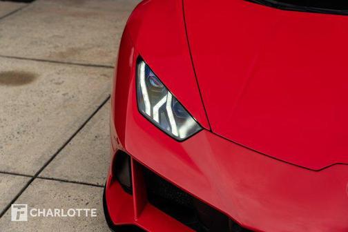 2020 Lamborghini Huracan EVO Base