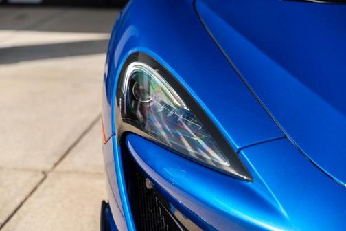 Photo 5 of 40 of 2020 McLaren 600LT Spider