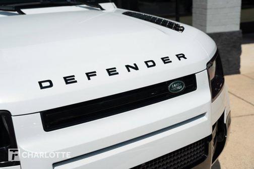 2023 Land Rover Defender 110 V8