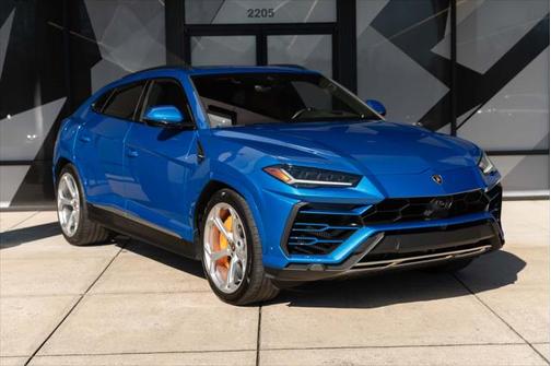 2021 Lamborghini Urus Graphite Capsule