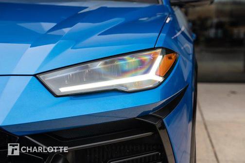 2022 Lamborghini Urus Base