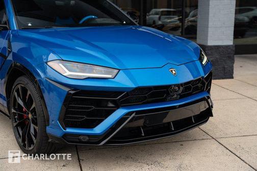 2022 Lamborghini Urus Base