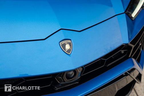 2022 Lamborghini Urus Base