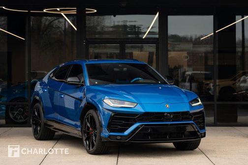 2022 Lamborghini Urus Base