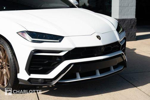 2019 Lamborghini Urus Base