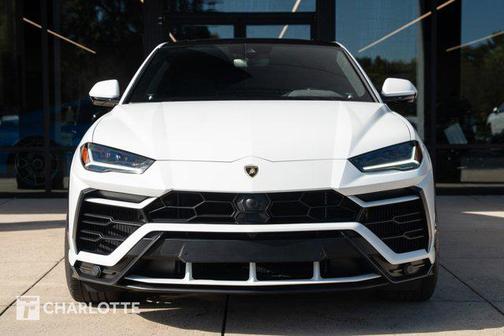 2019 Lamborghini Urus Base