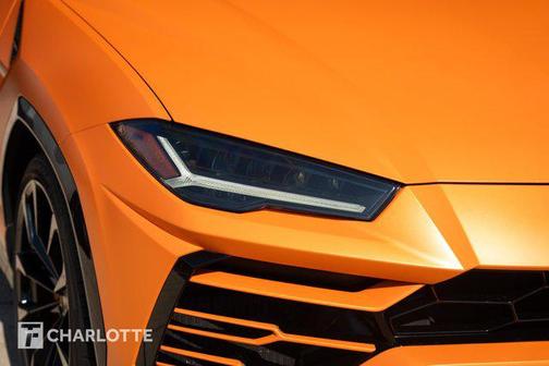 2021 Lamborghini Urus Base