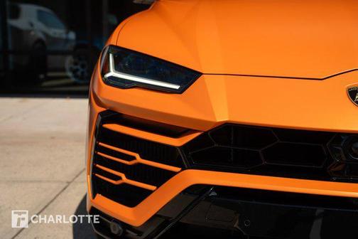 2021 Lamborghini Urus Base