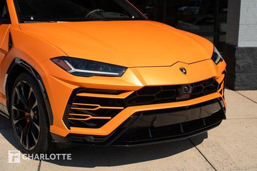 2021 Lamborghini Urus Base