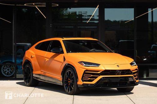 2021 Lamborghini Urus Base