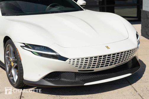 2022 Ferrari Roma Base