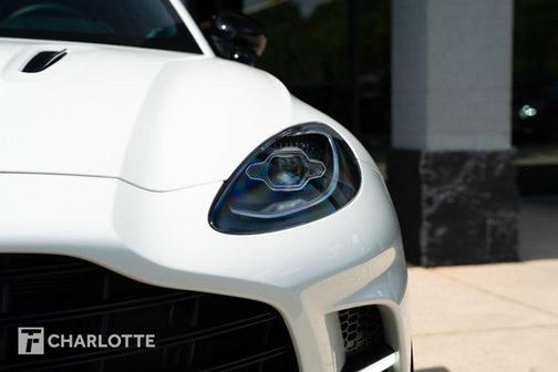 Q Neutron White 2025 Aston Martin DBX 707