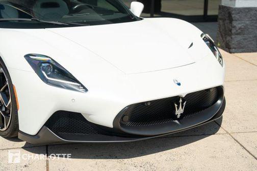 Bianco Audace Tri-Coat 2023 Maserati MC20 Coupe