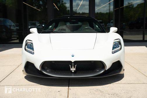 Bianco Audace Tri-Coat 2023 Maserati MC20 Coupe