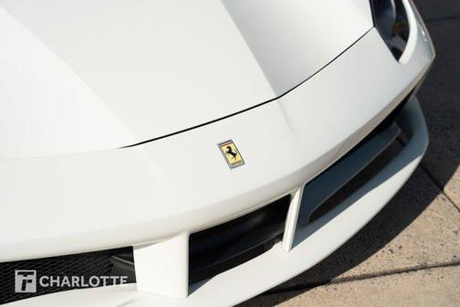 2017 Ferrari 488 GTB Base