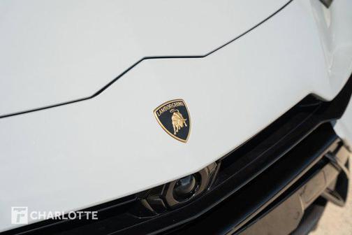 2023 Lamborghini Urus Performante