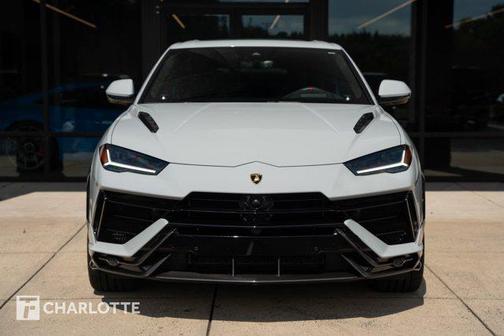2023 Lamborghini Urus Performante