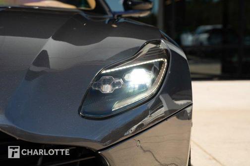 2017 Aston Martin DB11 Base