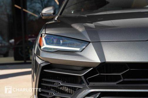 2019 Lamborghini Urus Base