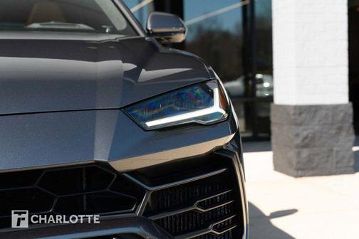 2019 Lamborghini Urus Base