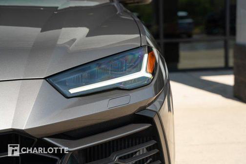 Nero Granatus Metallic 2021 Lamborghini Urus Base