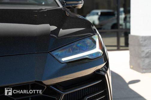 2021 Lamborghini Urus Base