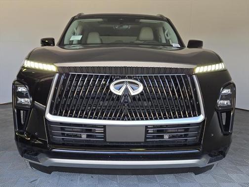2025 INFINITI QX80 PURE