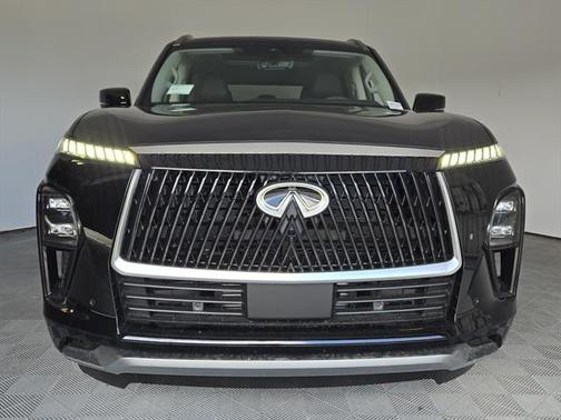 2025 INFINITI QX80 PURE