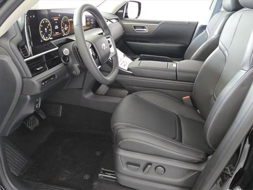 2025 INFINITI QX80 PURE