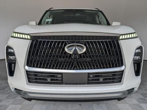 2025 INFINITI QX80 PURE