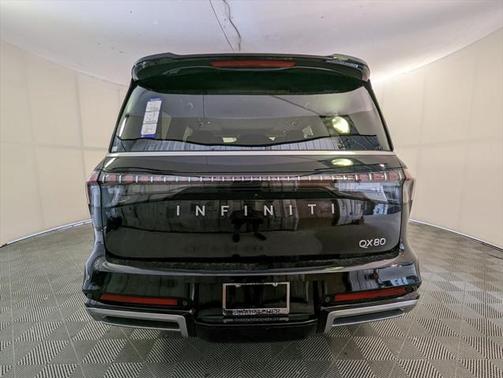 2025 INFINITI QX80 Luxe