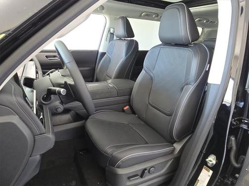 2025 INFINITI QX80 Luxe