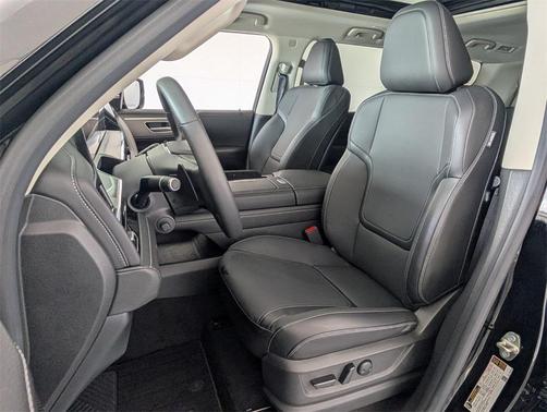 2025 INFINITI QX80 PURE