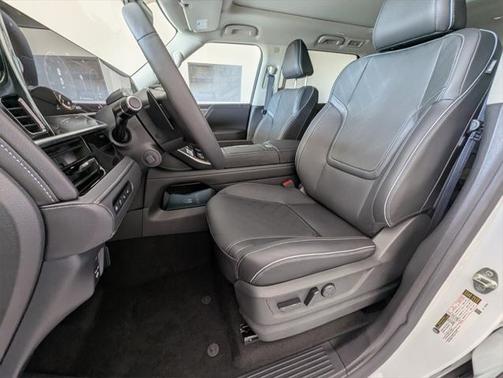 2025 INFINITI QX80 Luxe