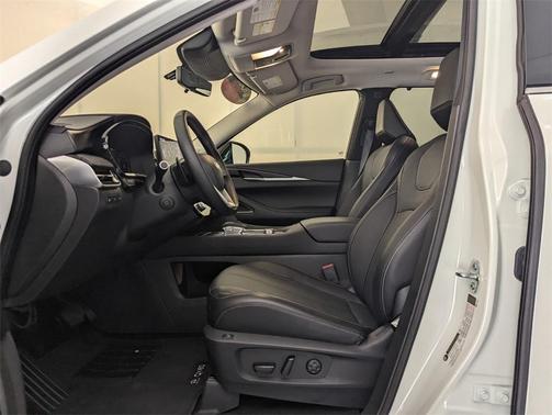2025 INFINITI QX60 SENSORY