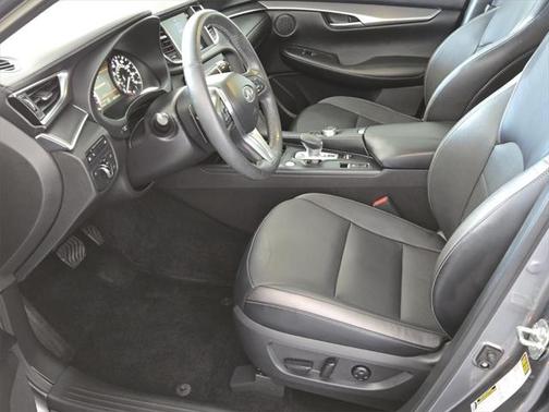 2022 INFINITI QX50 LUXE
