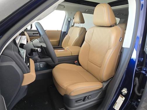 2025 INFINITI QX80 Luxe