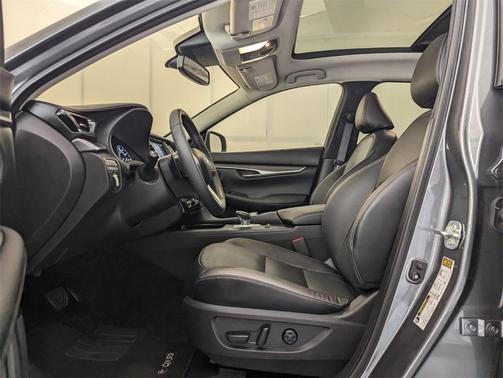 2022 INFINITI QX50 LUXE