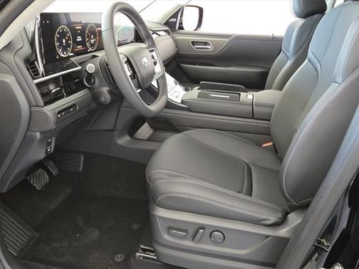 2025 INFINITI QX80 PURE