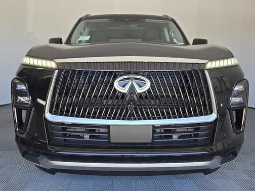 2025 INFINITI QX80 PURE