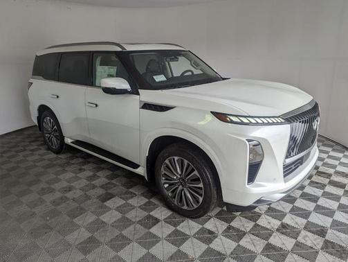 2025 INFINITI QX80 Luxe
