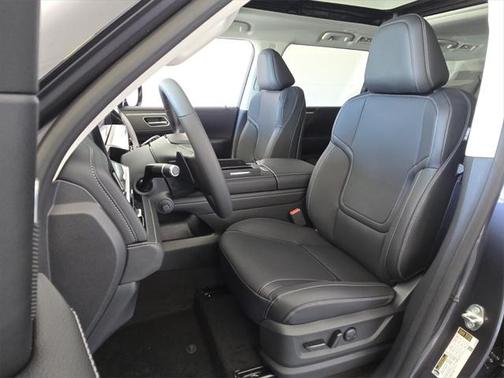 2025 INFINITI QX80 PURE