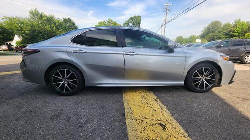 Silver 2022 Toyota Camry SE