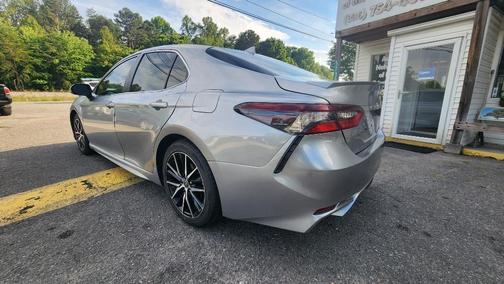 Silver 2022 Toyota Camry SE